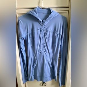 🛍️Lululemon Quarter-Zip in gorgeous Perwinkle Shade Size 6